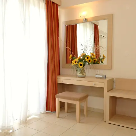 Anita Aparthotel 4*